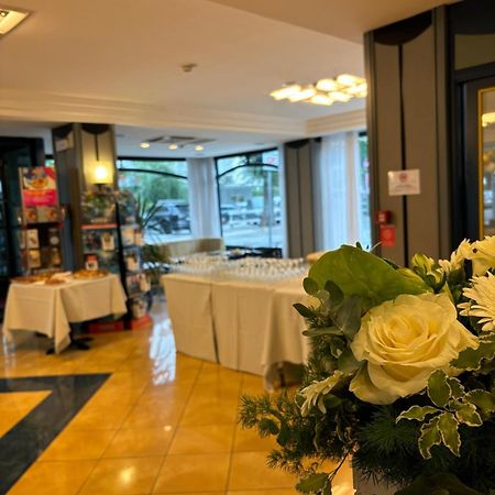 Hotel Gabbiano Каттолика Экстерьер фото