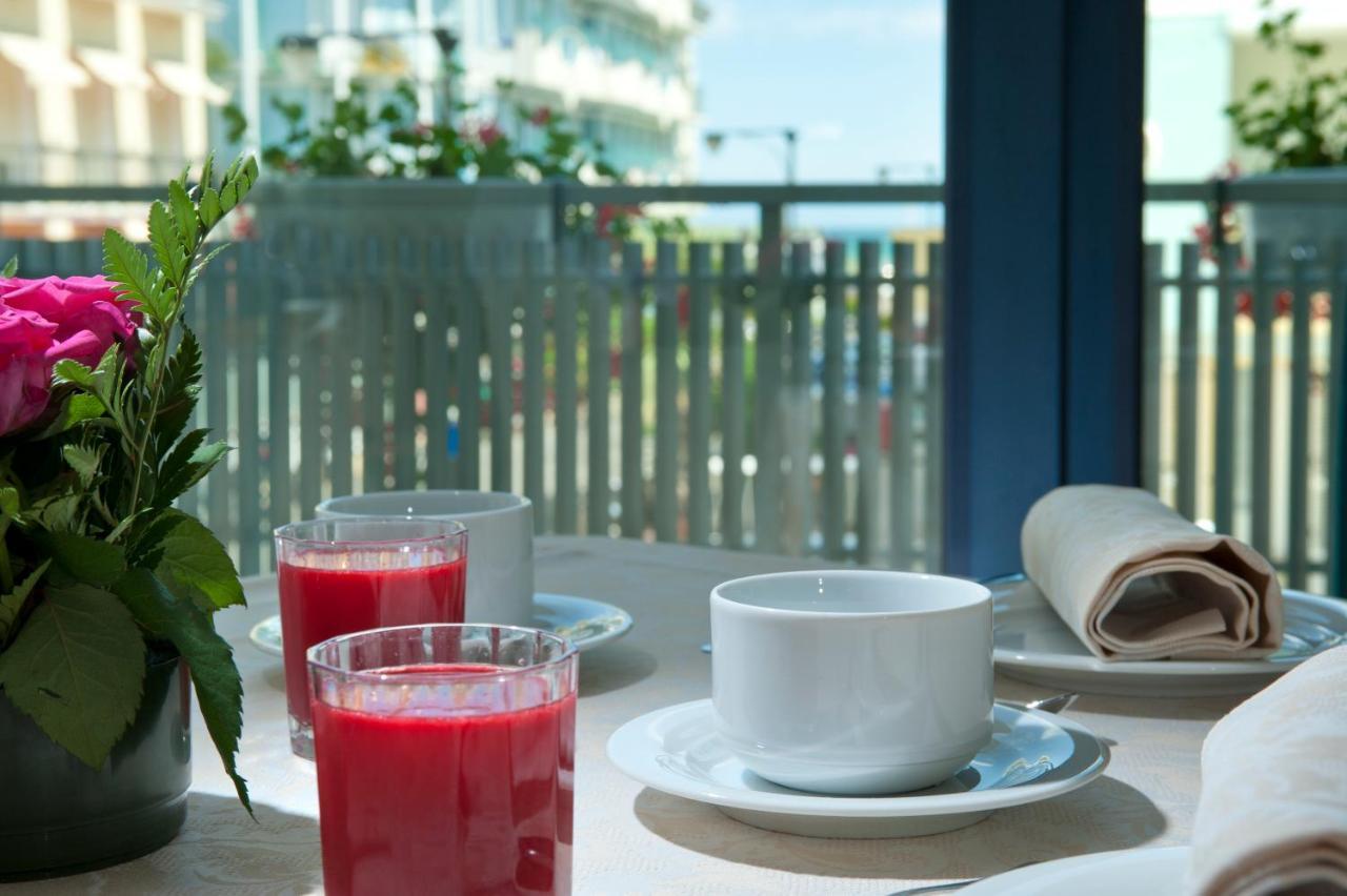 Hotel Gabbiano Каттолика Экстерьер фото