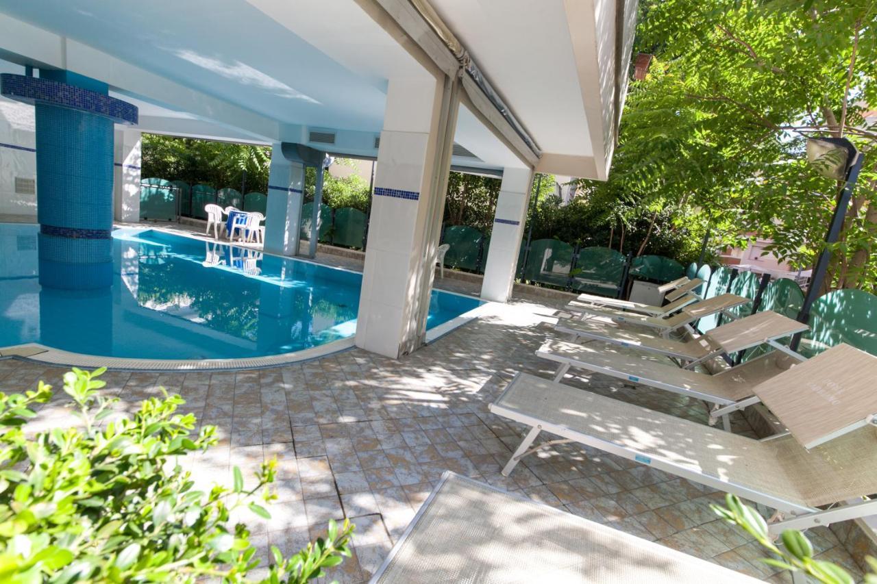 Hotel Gabbiano Каттолика Экстерьер фото