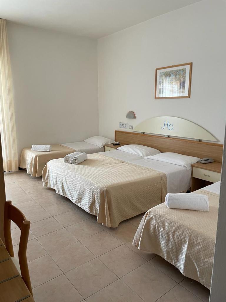 Hotel Gabbiano Каттолика Экстерьер фото