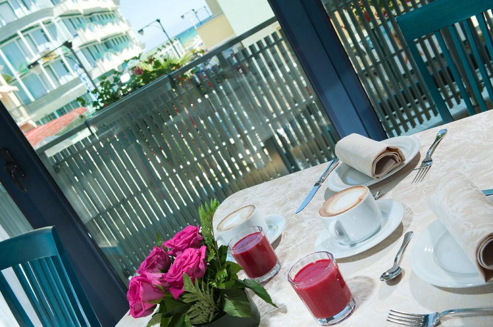 Hotel Gabbiano Каттолика Экстерьер фото