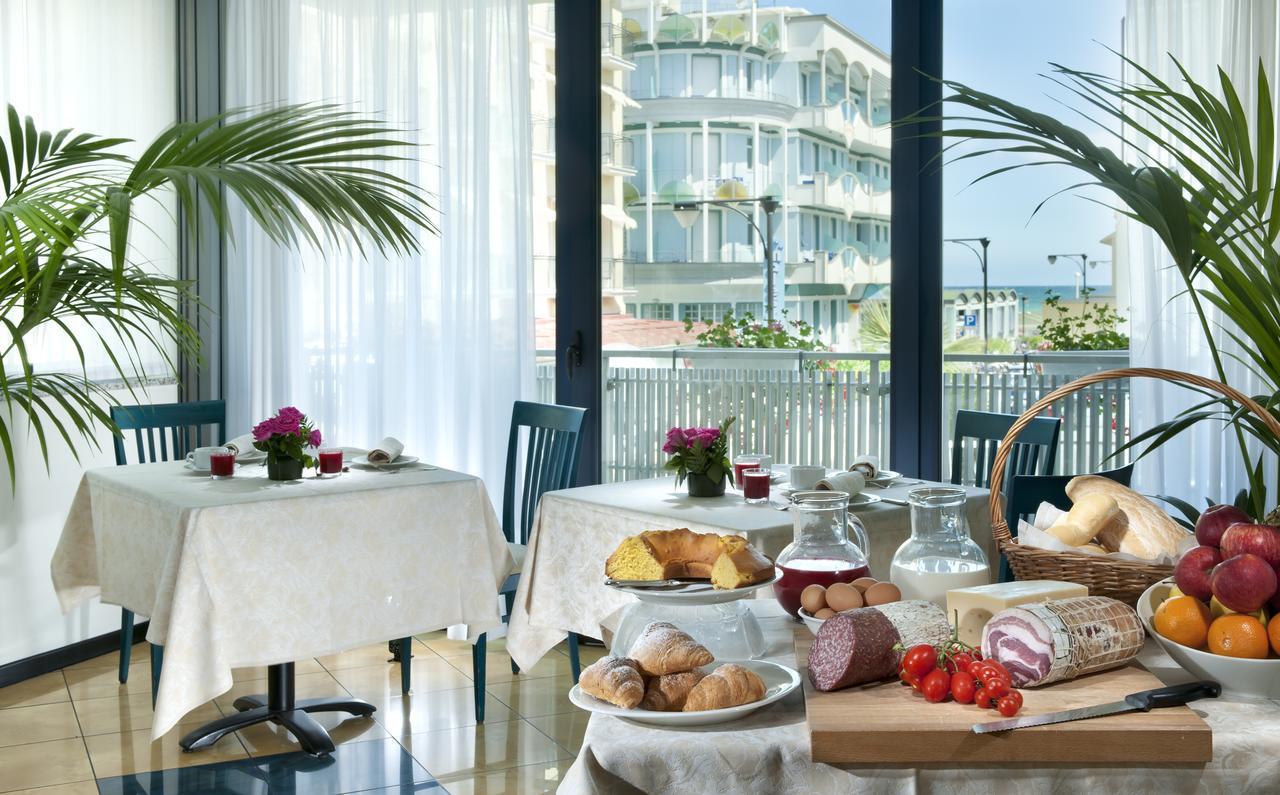 Hotel Gabbiano Каттолика Экстерьер фото
