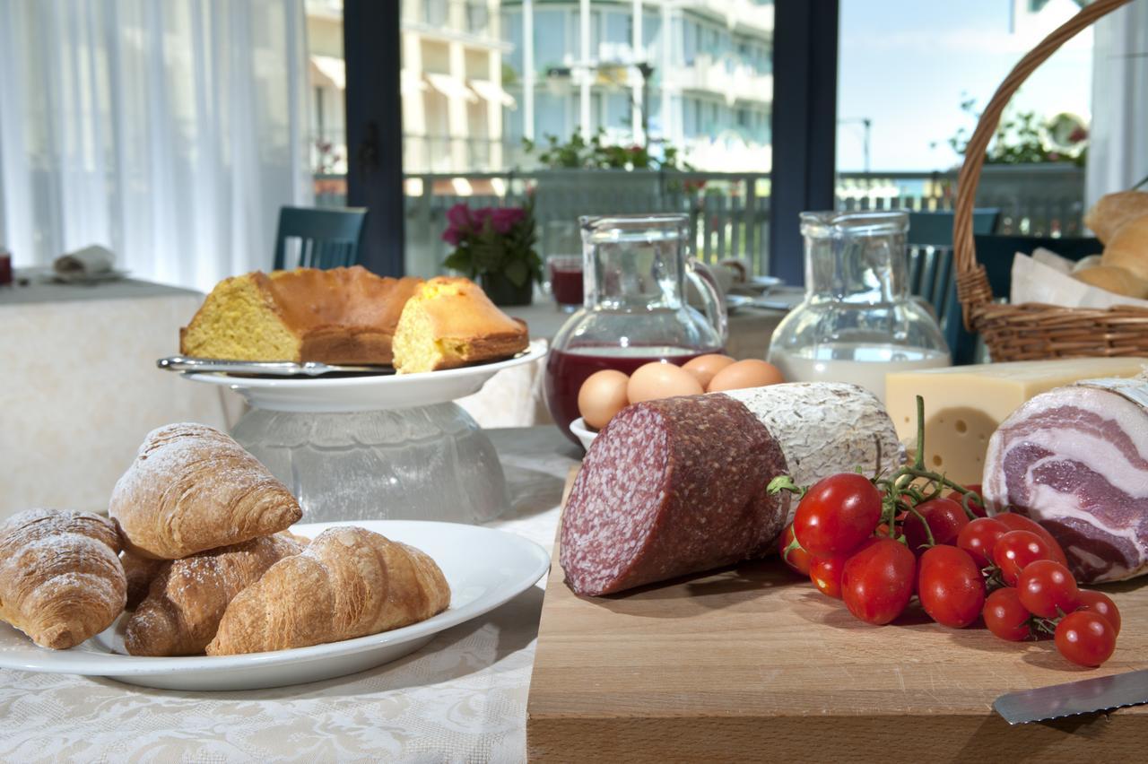 Hotel Gabbiano Каттолика Экстерьер фото